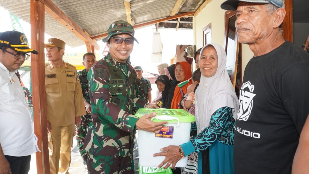 TNI Hadir di Masyarakat: Sembako dan Rumah Layak Huni untuk Warga Tlemang