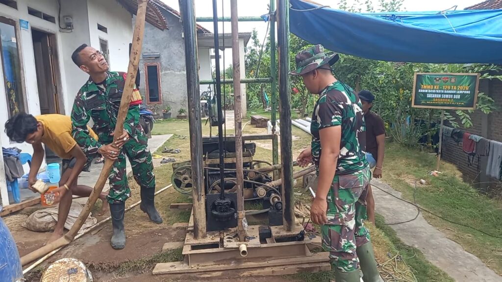 Kesungguhan TNI dalam Menyediakan Air Bersih untuk Warga Pinang Jaya