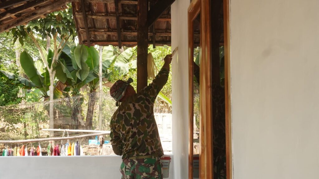 Transformasi Menakjubkan Rumah Ibu Nurhayati oleh Prajurit Kodim 0812/Lamongan