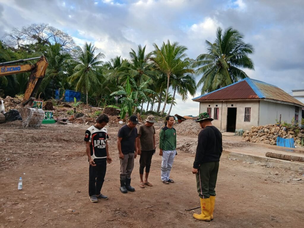 Pengecekan Awal oleh Operator Alat Berat Dalam TMMD Ke-129 untuk Keamanan dan Efisiensi