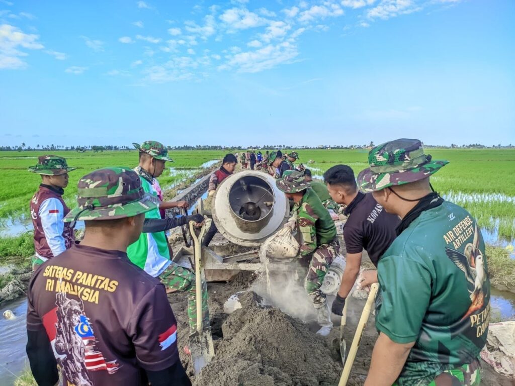 Semangat Satgas TMMD Ke-129 Kodim 1404/Pinrang Tercermin dari Suara Mesin Molen