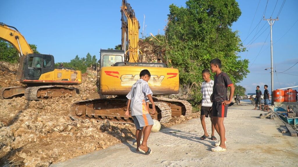 Keceriaan Anak-anak di Kepulauan Umbele Berkat Proyek TMMD