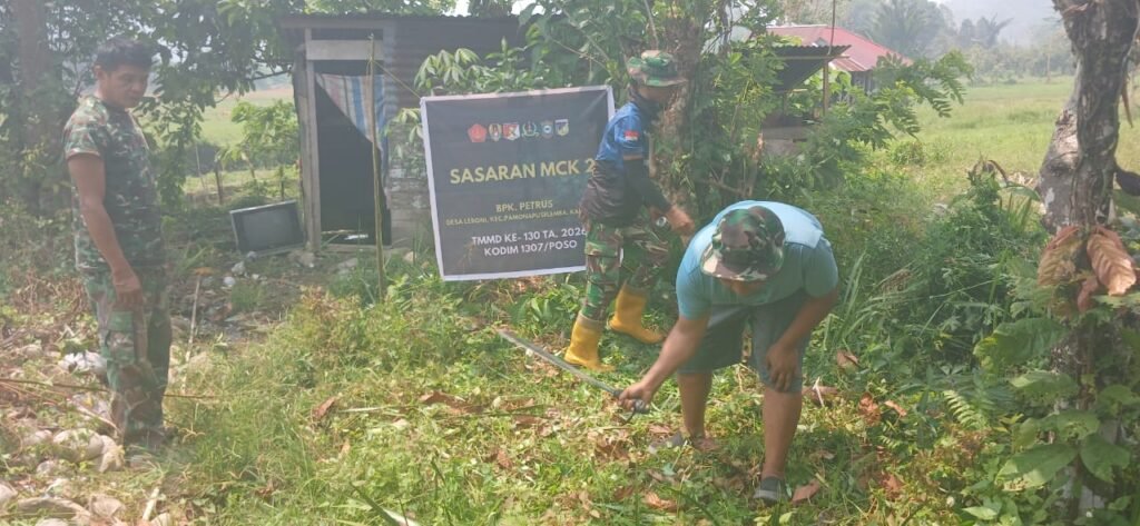 Tim TMMD 130 Bersihkan Area untuk Membangun Fasilitas Sanitasi di Poso