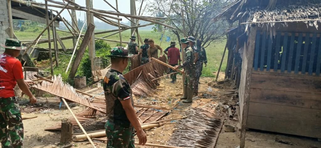 Satgas TMMD ke-130 mulai proyek pemulihan rumah di Desa Leboni