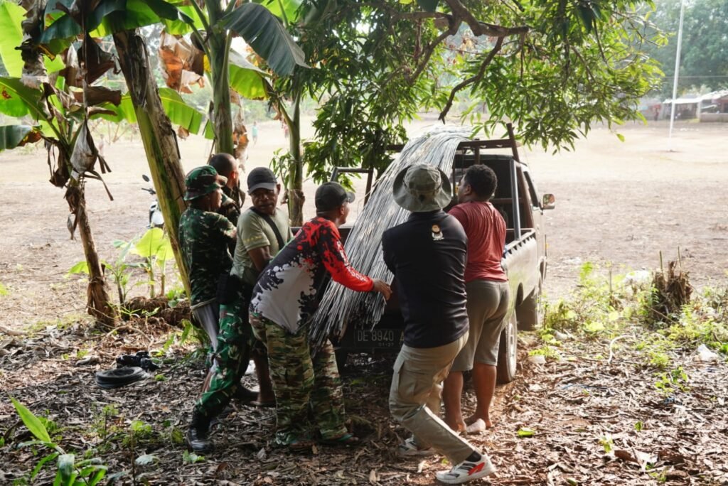 Tim TMMD Awali Proyek dengan Distribusi Material Bangunan di Ambon