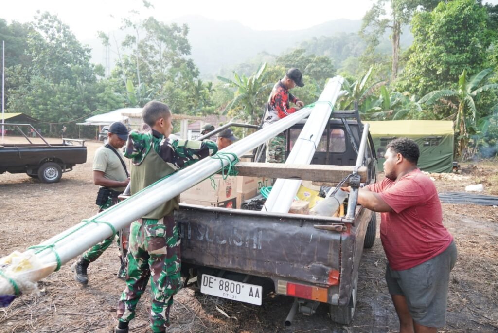 Satgas TMMD mengawali pembangunan dengan pengiriman material ke proyek di Ambon