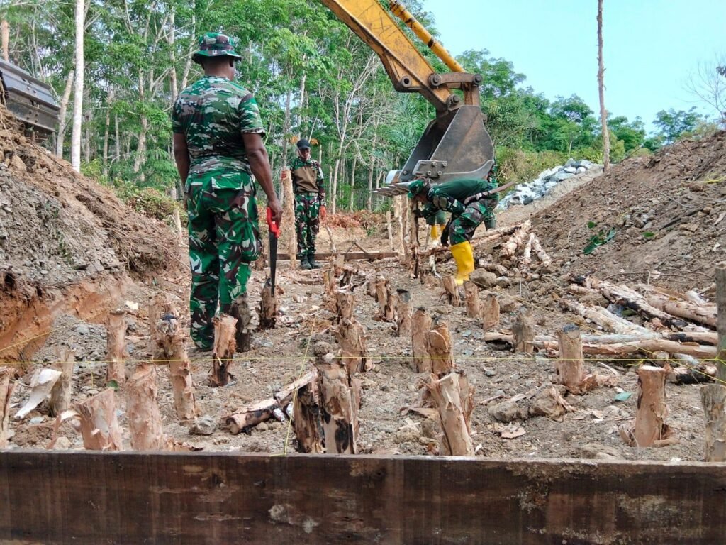 Progres Pemasangan Trucuk Galam, Satgas TMMD Ke-130 Dukung Pembangunan Jembatan di Karang Rejo — Edisi 2 14 Okt 2026