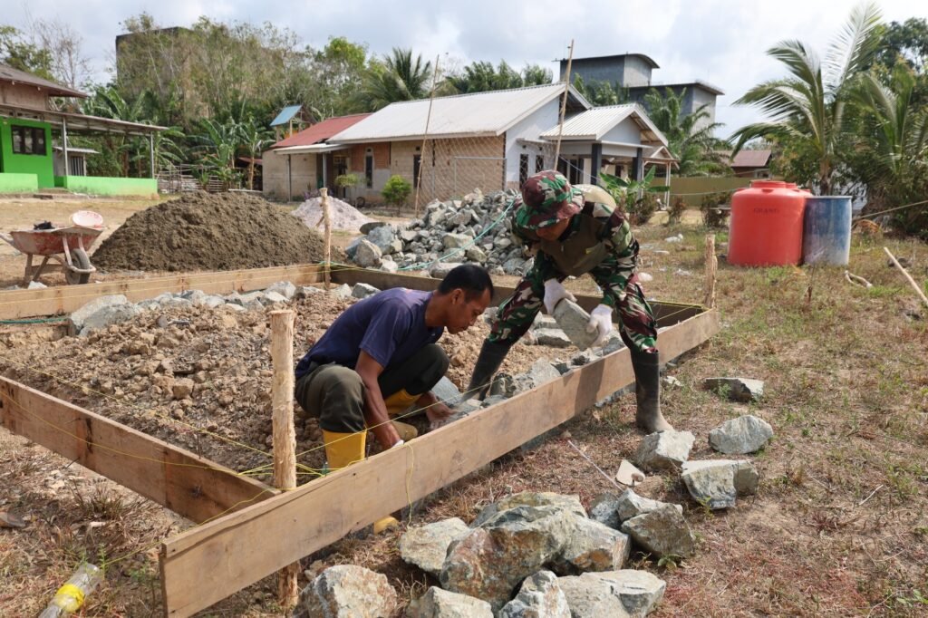 Pondasi Poskamling TMMD ke-130 Diselesaikan, Tingkatkan Keamanan Masyarakat Desa