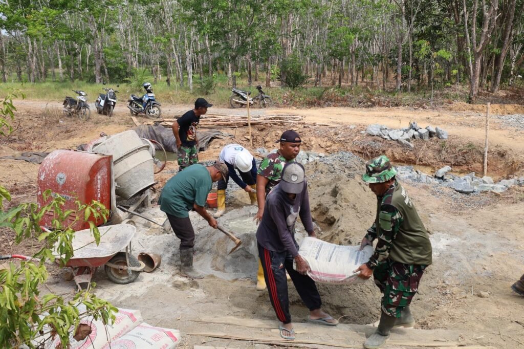 Kekompakan Satgas TMMD dan Komunitas Wujudkan Pembangunan Box Culvert