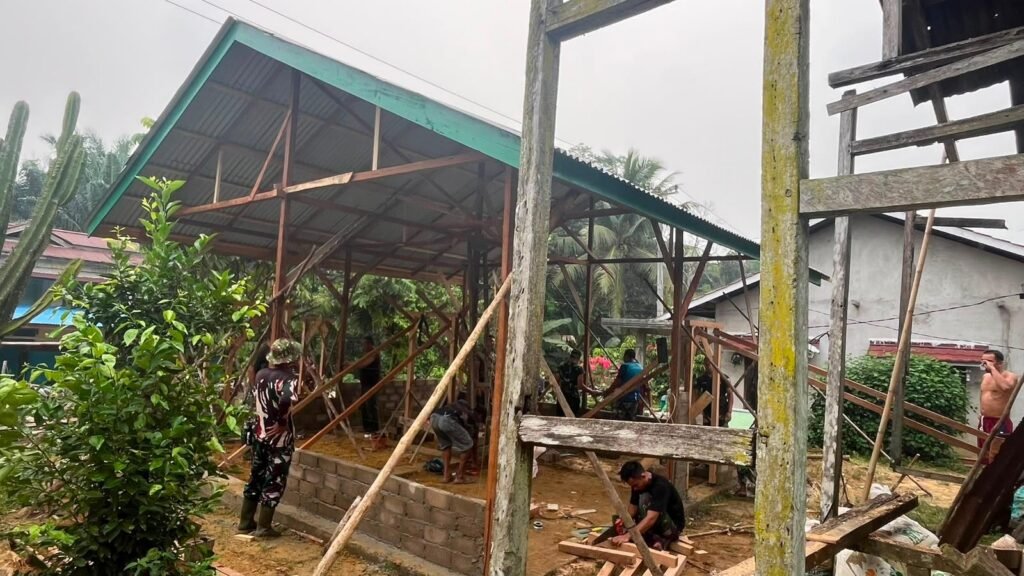 Proyek Rumah Ibu Suhanim Diteruskan Melalui Kerja Keras Satgas TMMD Ke-130