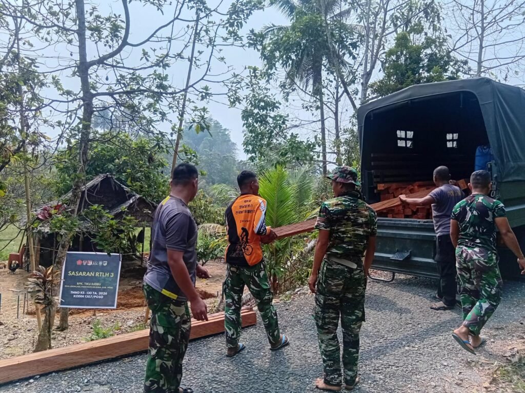 Upaya TNI Meningkatkan Kesejahteraan Warga melalui Rehabilitasi Rumah di Poso