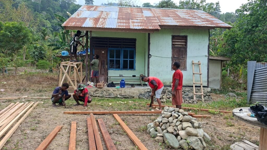 Proyek TMMD ke-130: Masyarakat dan TNI Bersatu Membangun Rumah Layak Huni