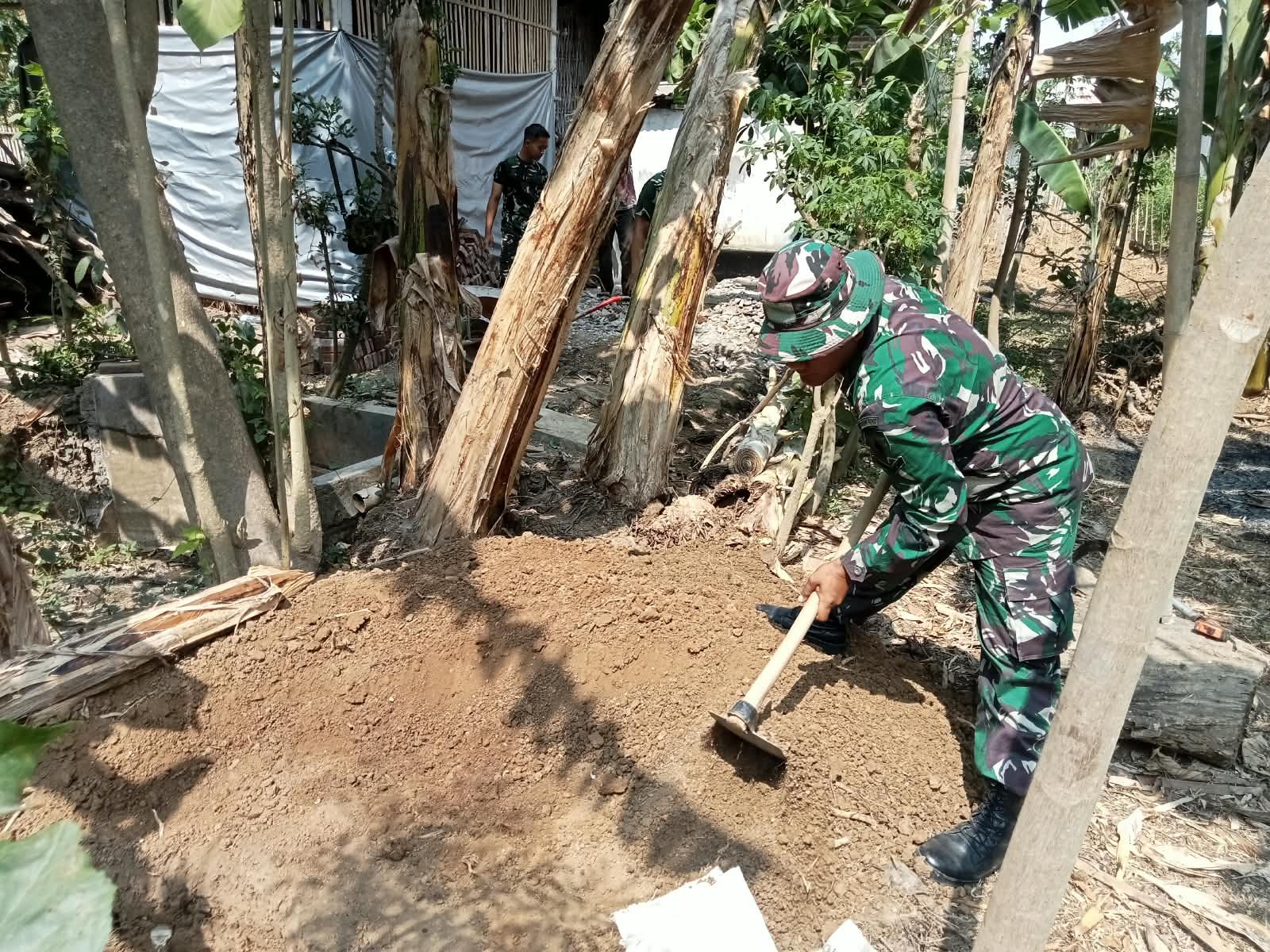 TNI Satgas TMMD Siapkan Renovasi Rumah Suparlan untuk Kesejahteraan Masyarakat