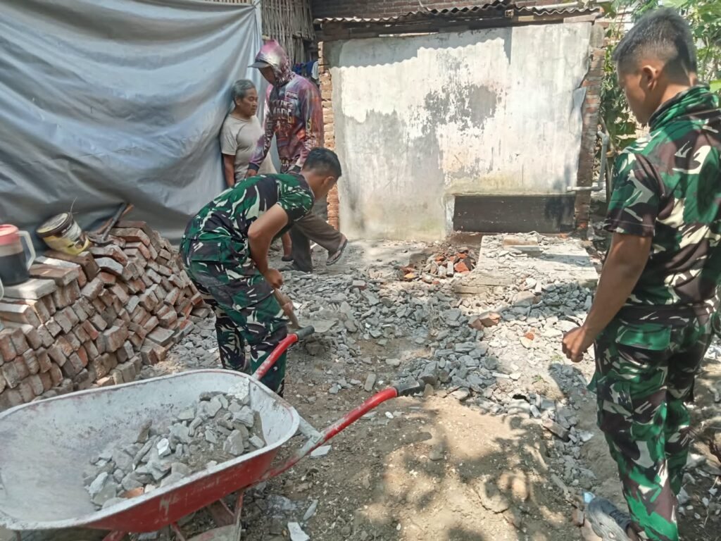 Satgas TMMD Berkomitmen Bangun Rumah dan Sanitasi Untuk Suparlan di Tulungagung