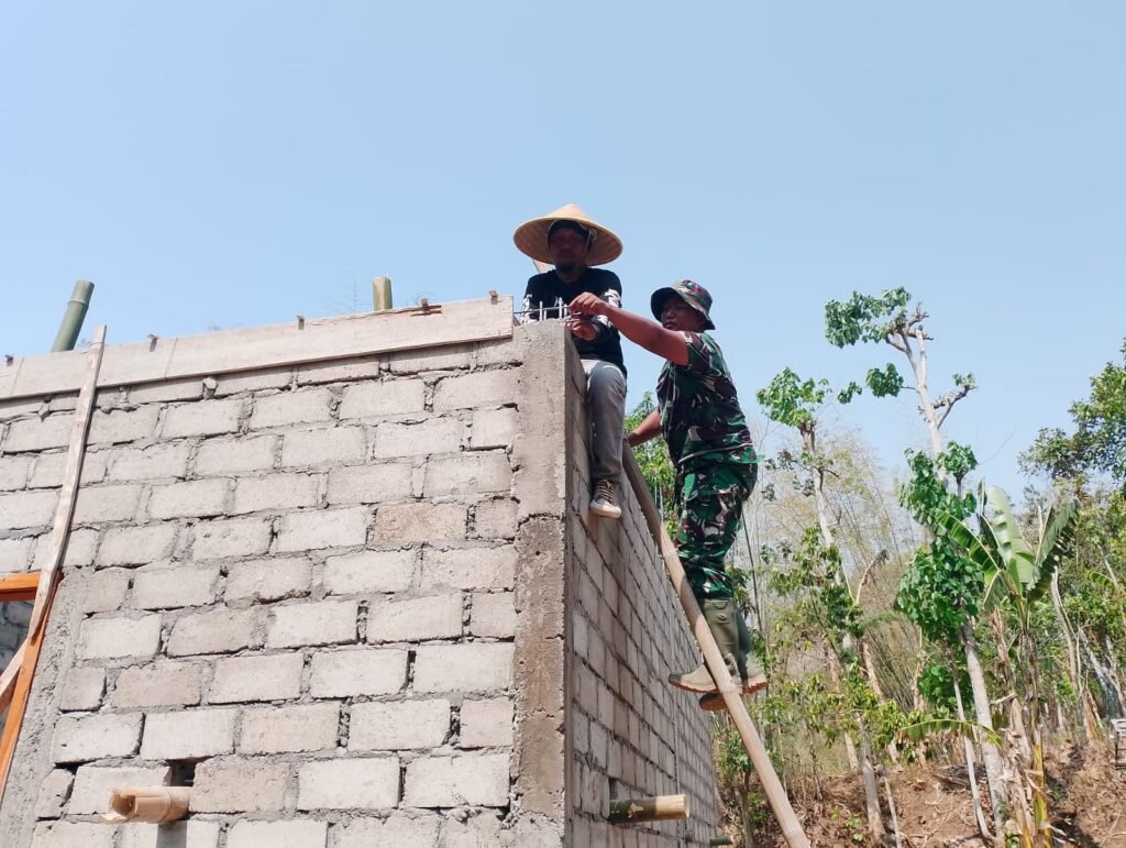 Pembangunan RTLH Mbah Waqilah di Tulungagung Masuki Tahap Kritis dan Penting
