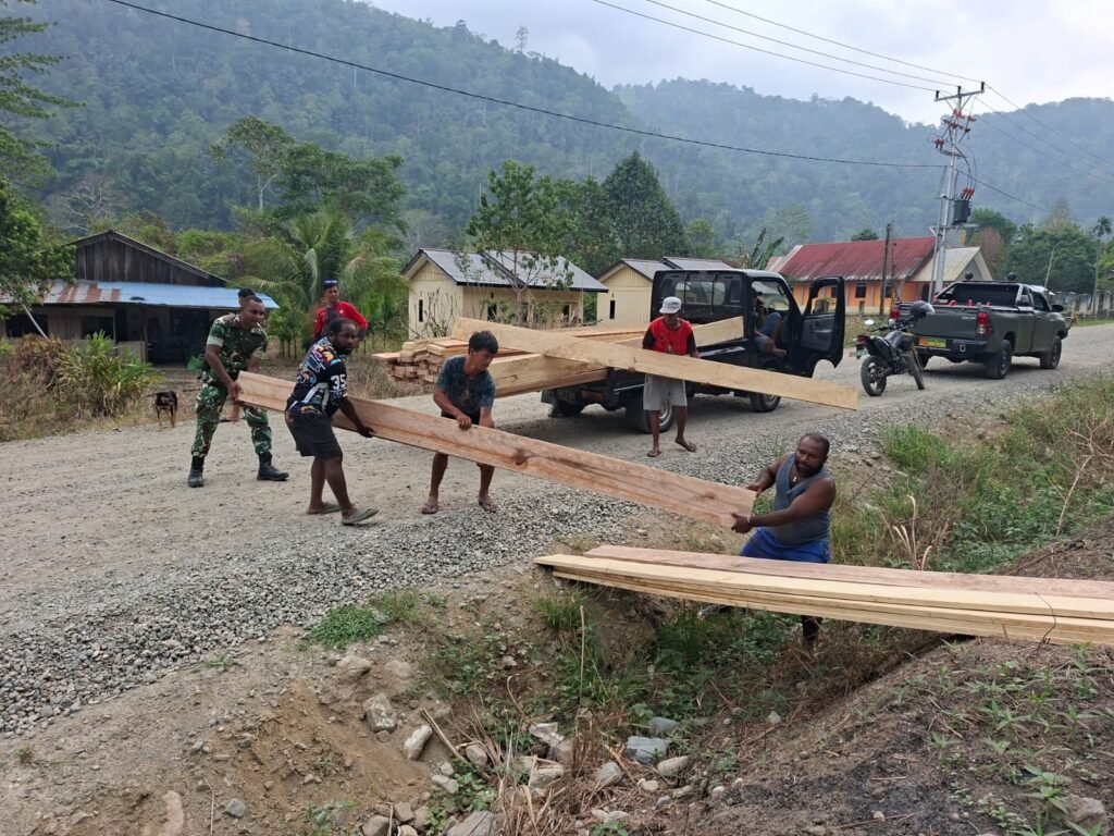 Kampung Yamboi Tanamkan Semangat Kerja Sama Usai TMMD ke-130 Dimulai