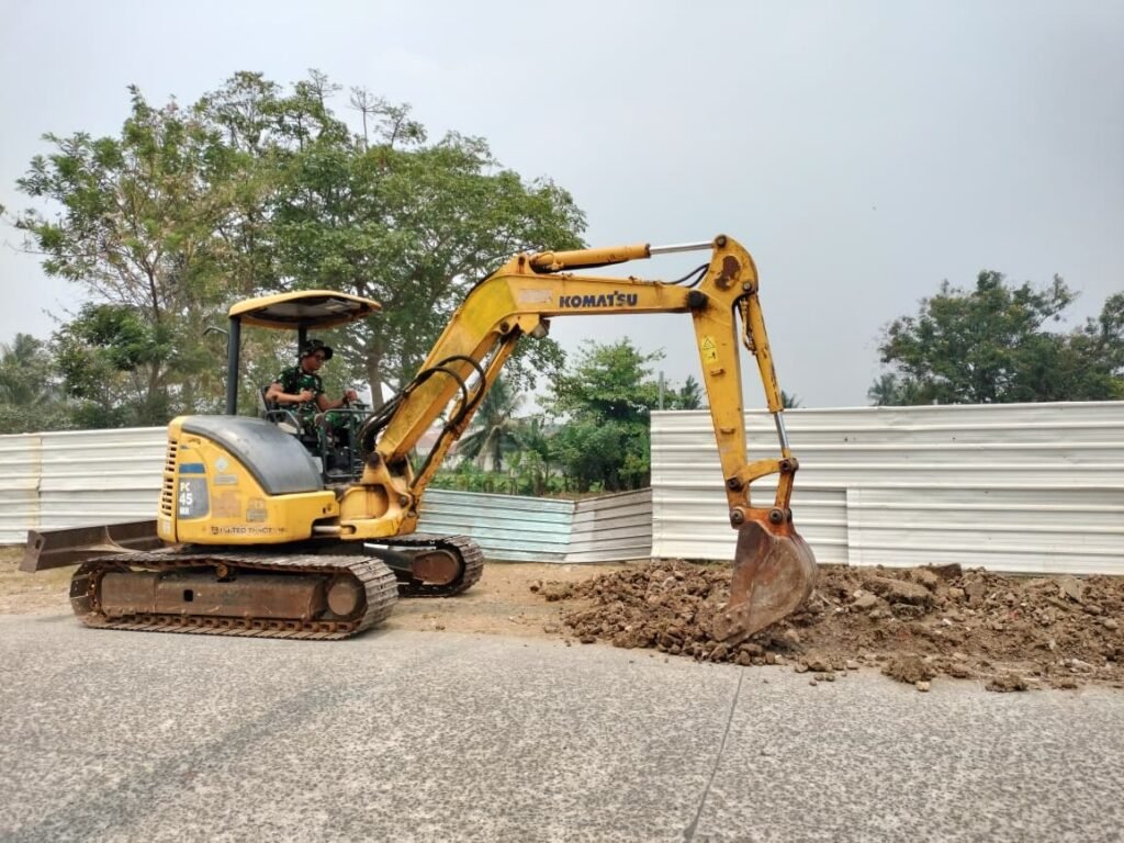 Satgas TMMD ke-130 Mulai Gali untuk Proyek Pembangunan Desa di Tigaraksa