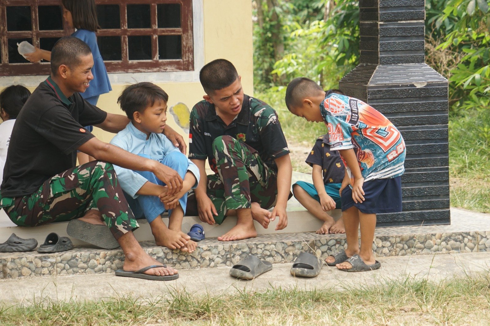 Satgas TMMD ke-130 untuk Anak: Membangun Masyarakat Melalui Kebahagiaan dan Pendidikan
