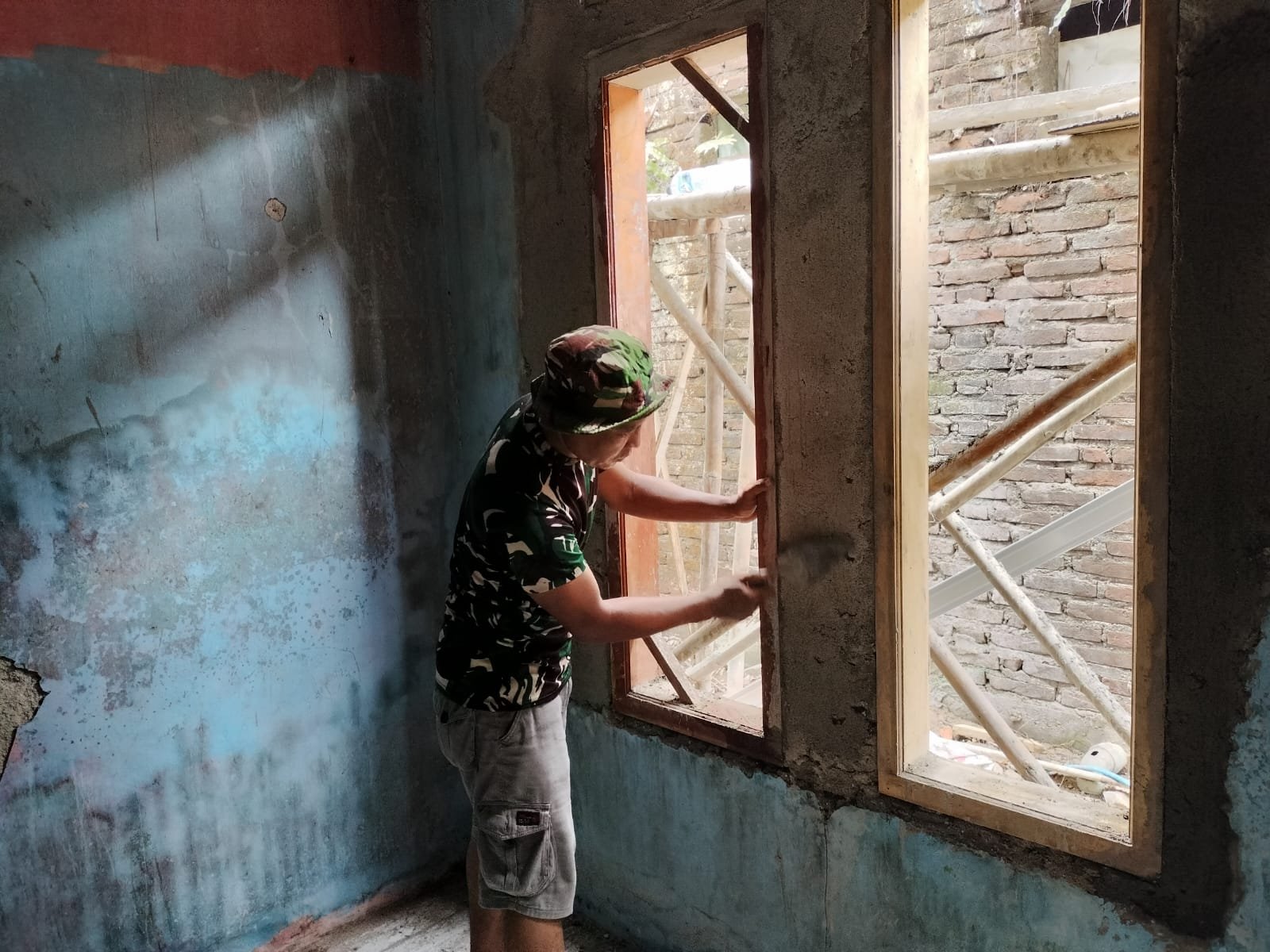 Kolaborasi TMMD ke-130 Wujudkan Rumah Layak Huni untuk M. Syafi’i di Jayanti