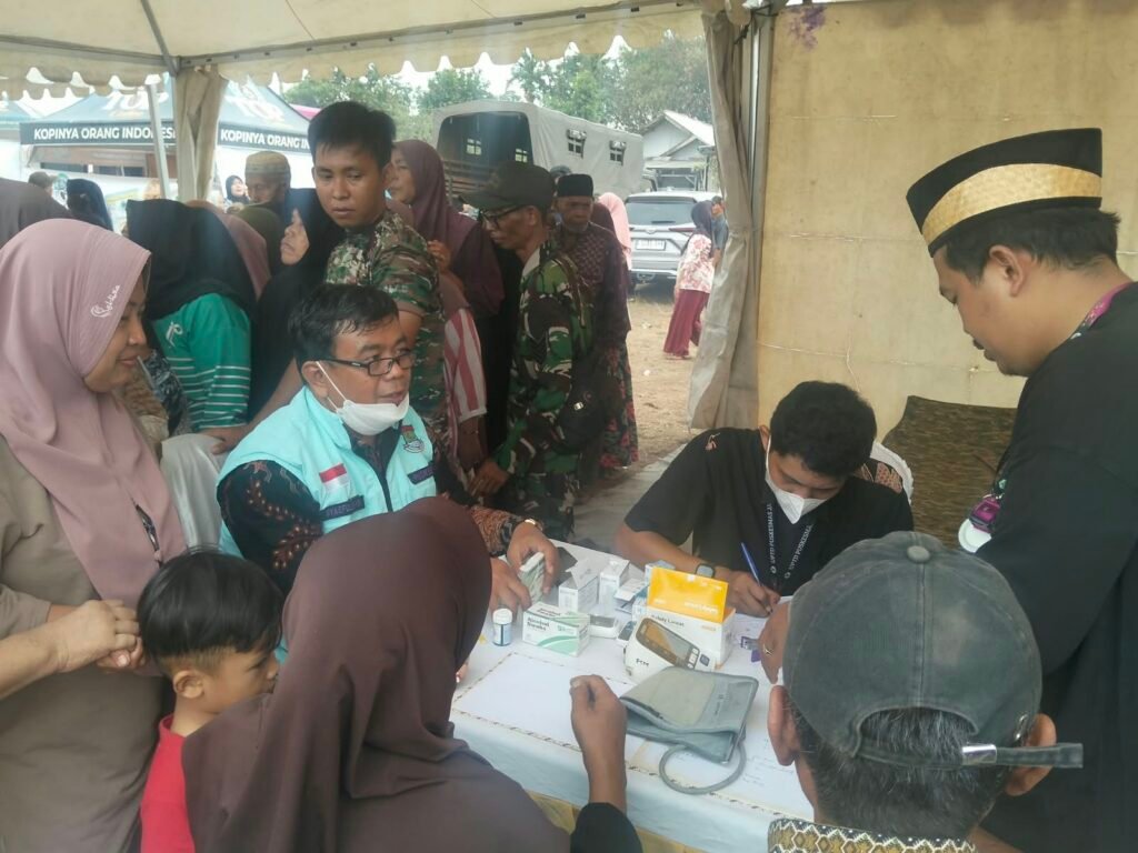 Antusiasme Komunitas dalam Program Kesehatan Gratis saat TMMD ke-130 di Tigaraksa