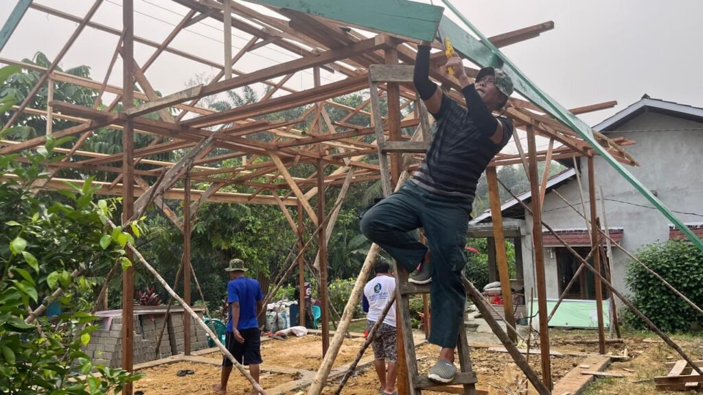 Langkah Nyata Satgas TMMD Ke-130 dalam Mewujudkan Hunian Sehat di Landak