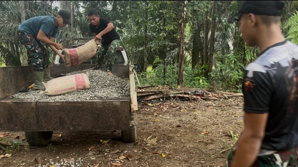 Pengiriman Material Konsisten Pastikan Proyek TMMD 130 Kodim 1210/Landak Lancar